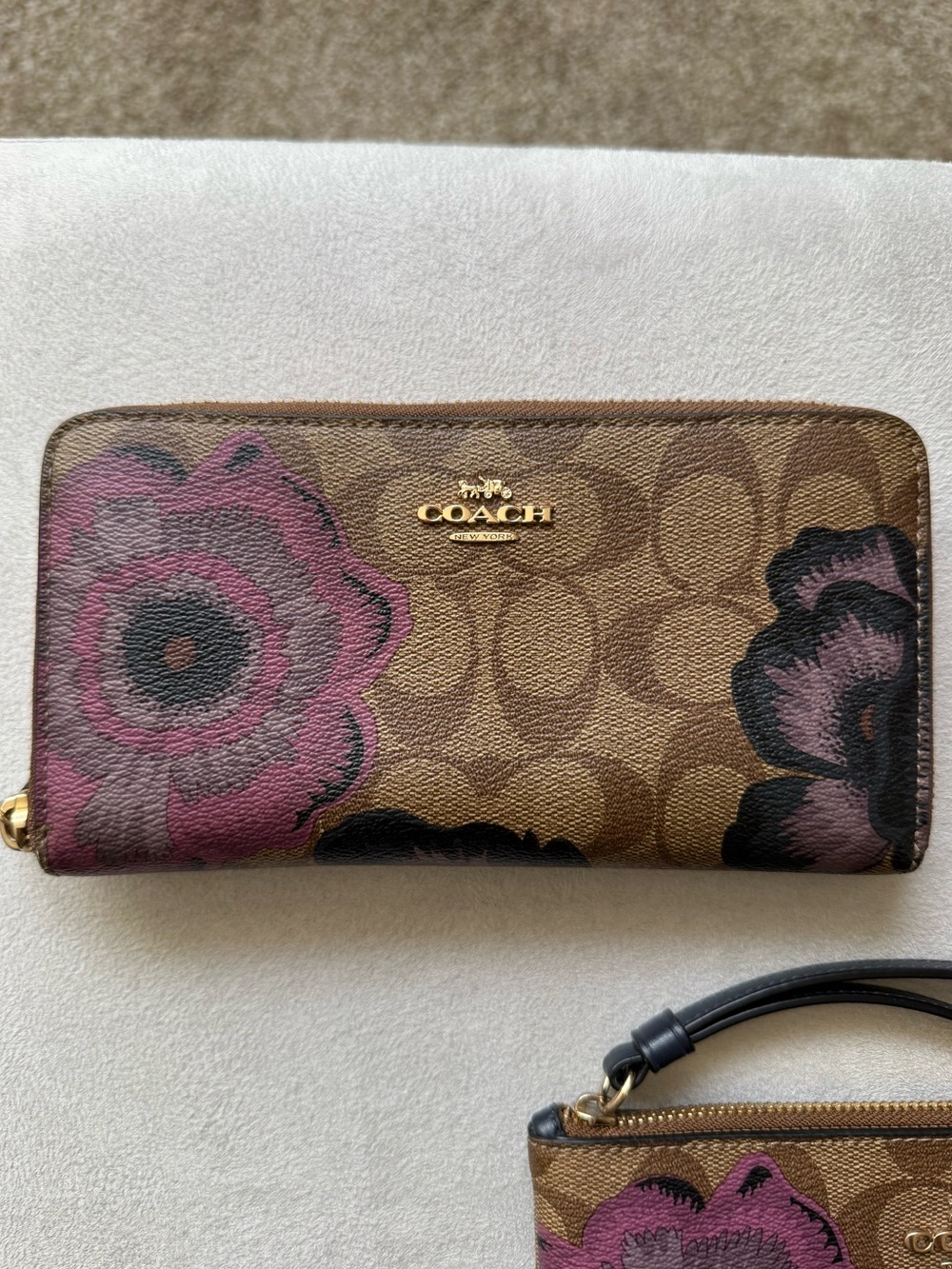 Coach Limited Edition Brown Signature Accordion Wallet Kaffe Fasset